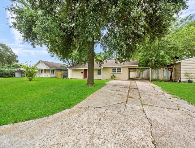 1413 3rd Avenue, Texas City, TX 77590