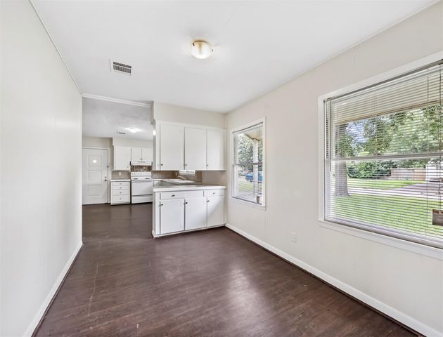 1413 3rd Avenue, Texas City, TX 77590