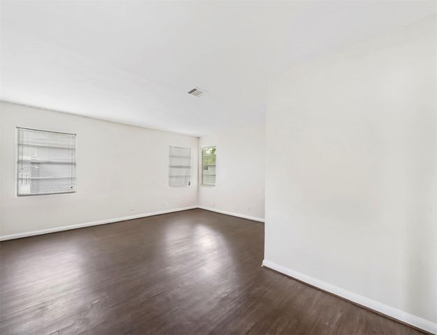 1413 3rd Avenue, Texas City, TX 77590