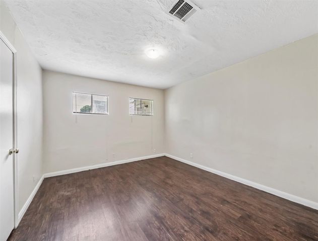 1413 3rd Avenue, Texas City, TX 77590