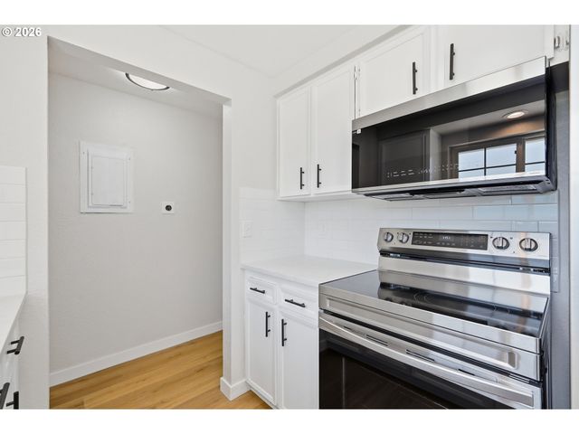 2011 OHIO St, Eugene, OR 97402
