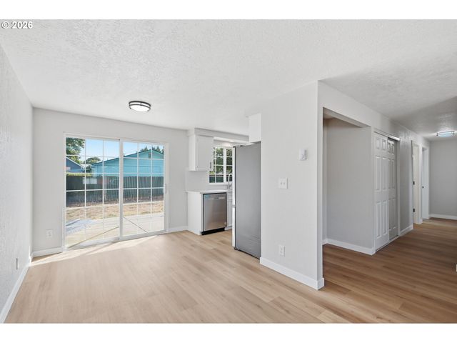 2011 OHIO St, Eugene, OR 97402