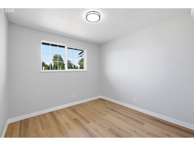 2011 OHIO St, Eugene, OR 97402