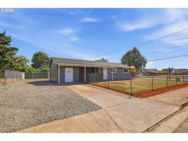 2011 OHIO St, Eugene, OR 97402