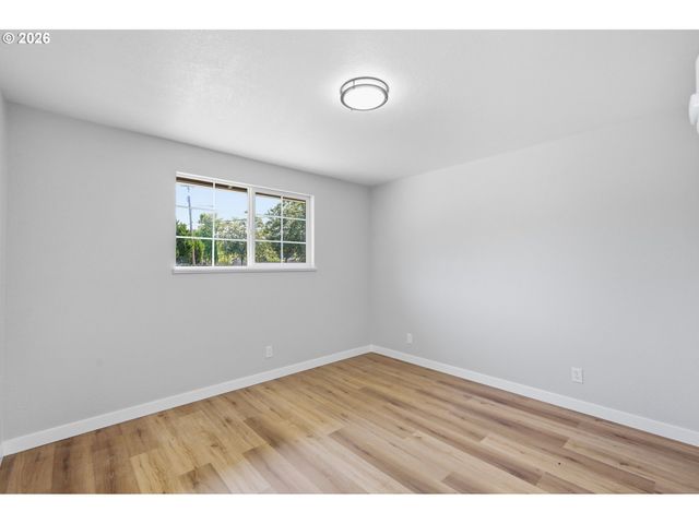2011 OHIO St, Eugene, OR 97402