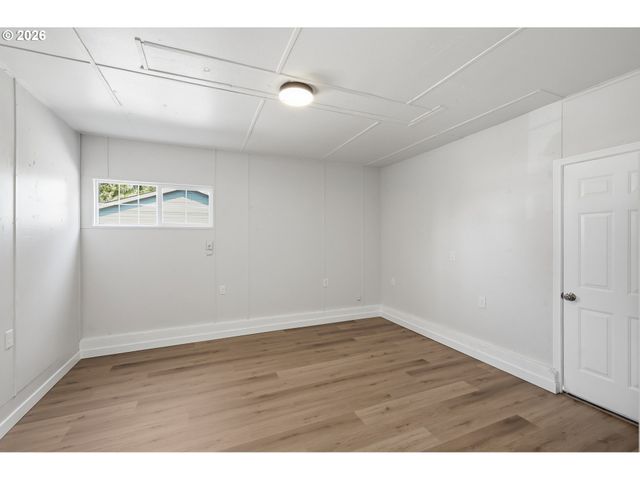 2011 OHIO St, Eugene, OR 97402