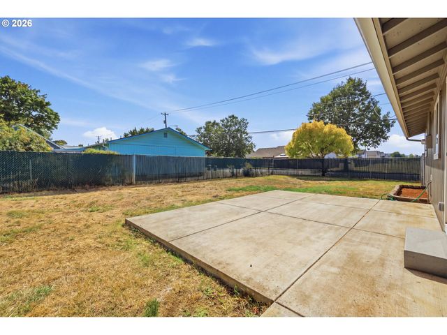 2011 OHIO St, Eugene, OR 97402