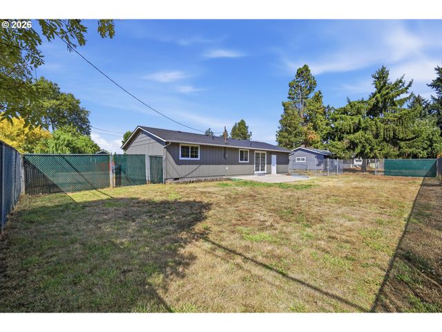 2011 OHIO St, Eugene, OR 97402