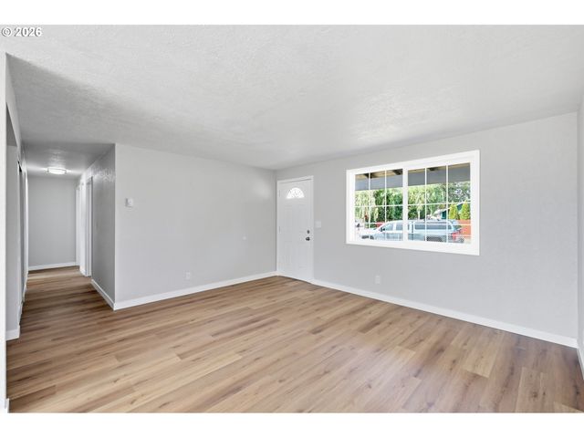 2011 OHIO St, Eugene, OR 97402