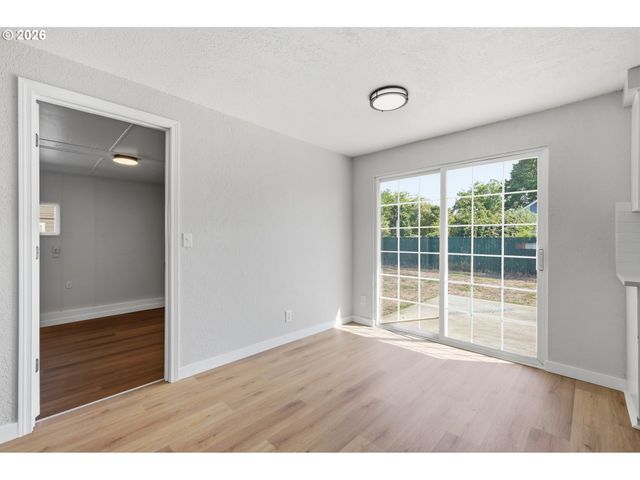 2011 OHIO St, Eugene, OR 97402