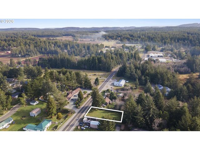 1168 2ND St, Bandon, OR 97411