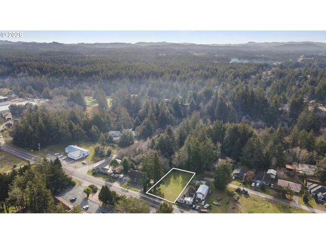 1168 2ND St, Bandon, OR 97411