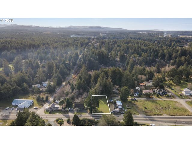 1168 2ND St, Bandon, OR 97411
