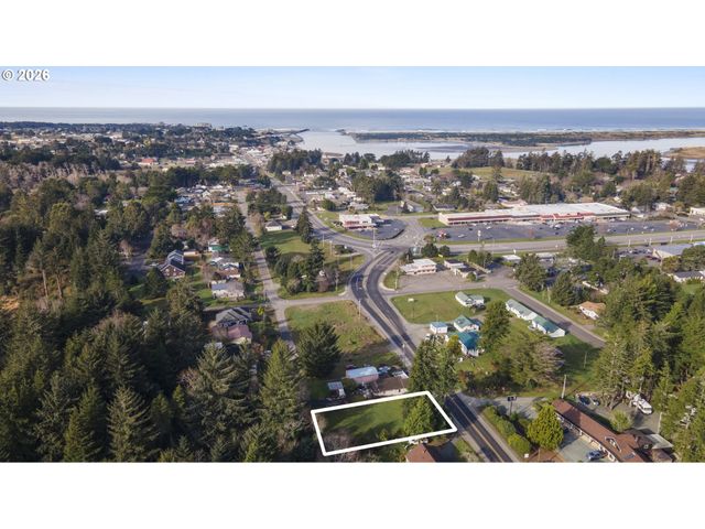 1168 2ND St, Bandon, OR 97411