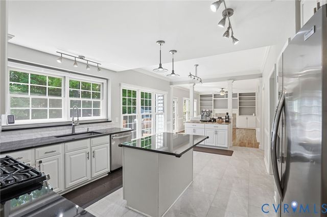 10301 Perrins Mill Ln, Hanover, VA 23116