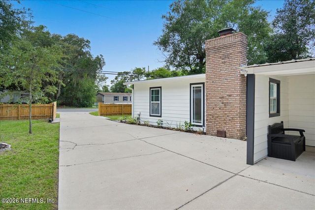 1889 FAYE Road, Jacksonville, FL 32218