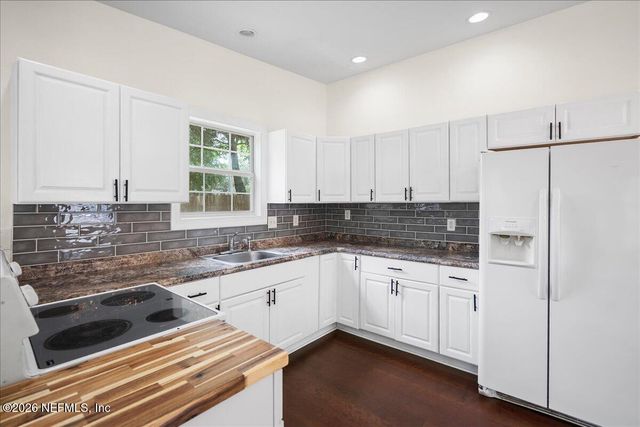 1889 FAYE Road, Jacksonville, FL 32218