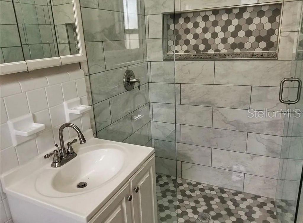 Image 21 of property listing at 1664 S EVERGREEN AVENUE, Clearwater, FL 33756
