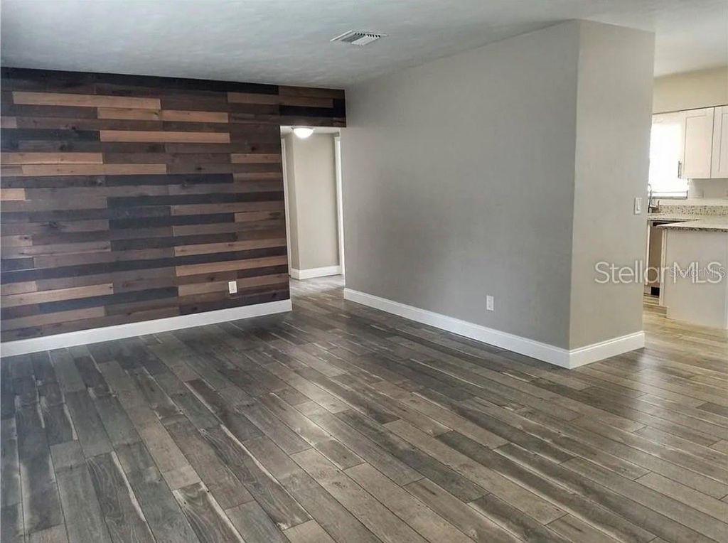 Image 7 of property listing at 1664 S EVERGREEN AVENUE, Clearwater, FL 33756