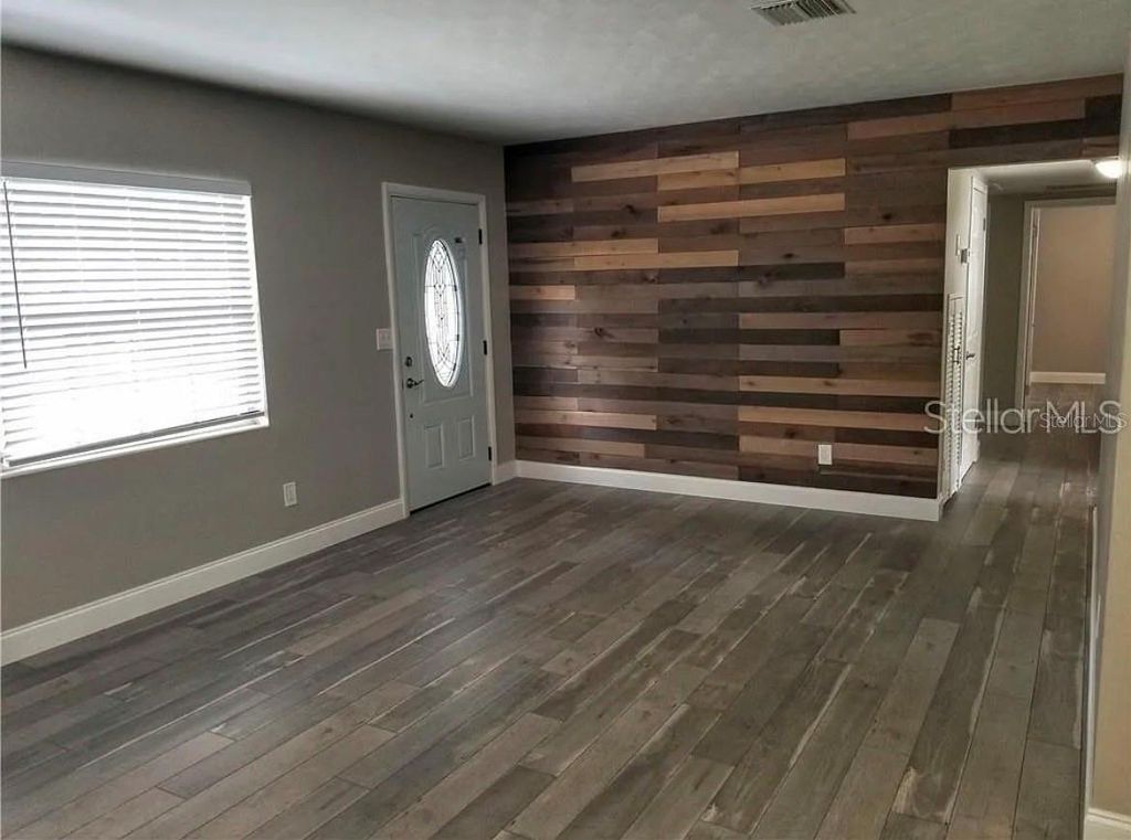 Image 9 of property listing at 1664 S EVERGREEN AVENUE, Clearwater, FL 33756