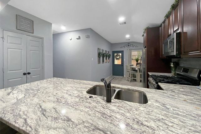 8031 Berkely Court, Baytown, TX 77521