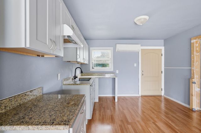 2713 35th Street, Fort Worth, TX 76106