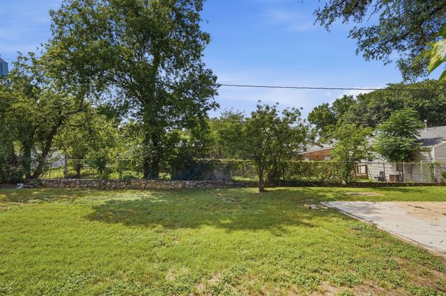 2713 35th Street, Fort Worth, TX 76106
