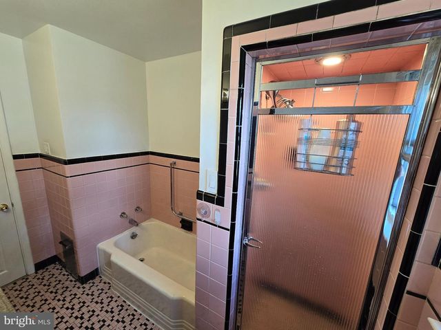 5915 LEXINGTON AVE, Pennsauken, NJ 08109