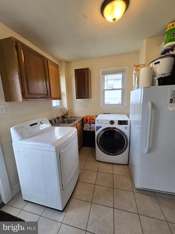 5915 LEXINGTON AVE, Pennsauken, NJ 08109