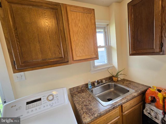 5915 LEXINGTON AVE, Pennsauken, NJ 08109