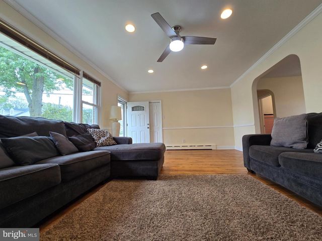 5915 LEXINGTON AVE, Pennsauken, NJ 08109