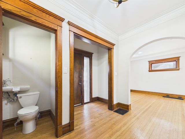 226 N Austin Boulevard, Oak Park, IL 60302