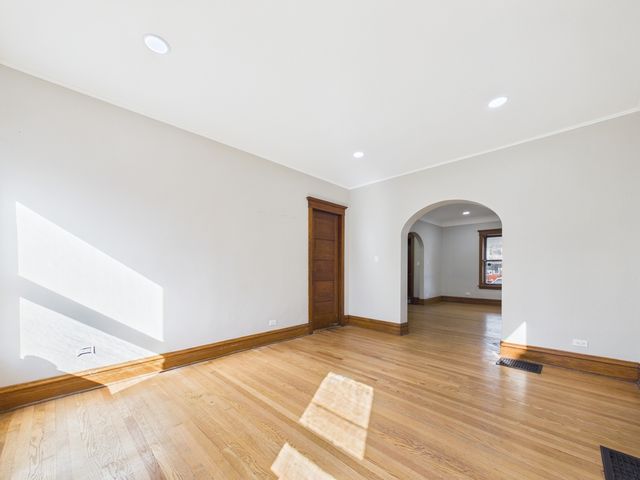 226 N Austin Boulevard, Oak Park, IL 60302