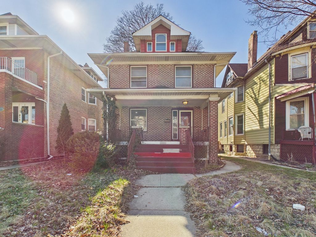 226 N Austin Boulevard, Oak Park, IL 60302