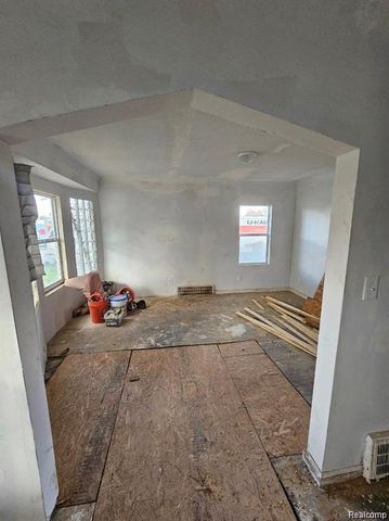 8686 Artesian Street, Detroit, MI 48228