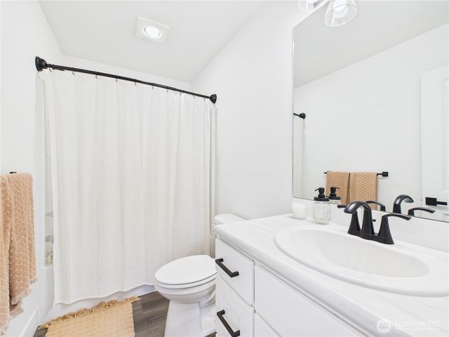 1408 Douglas Avenue, Rock Island, WA 98850