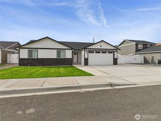 1408 Douglas Avenue, Rock Island, WA 98850