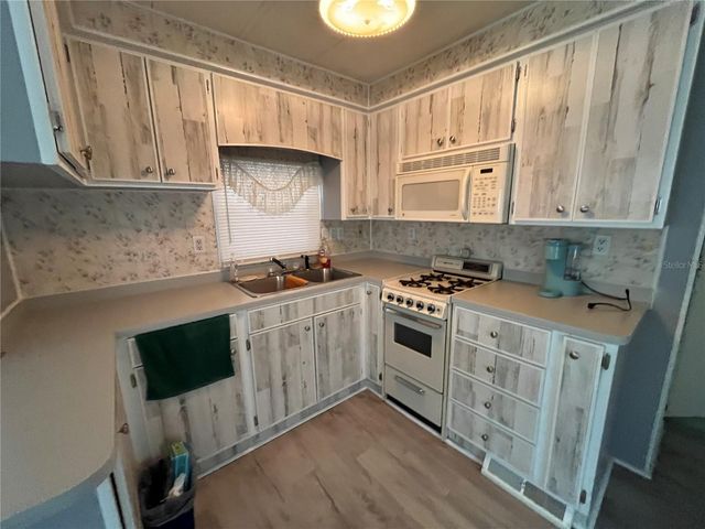 7392 INTERNATIONAL CIRCLE, Lake Wales, FL 33898