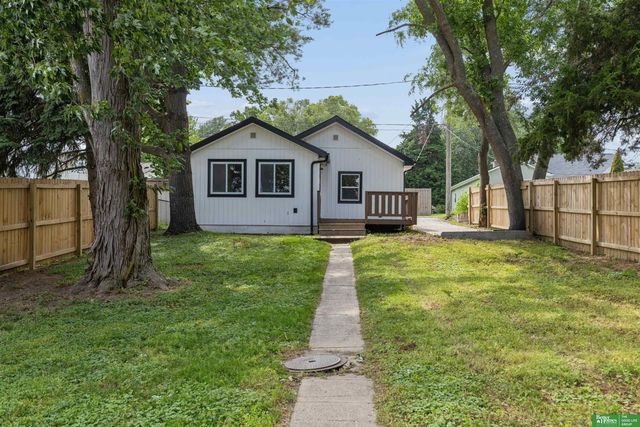 2210 N 60 Street, Omaha, NE 68104