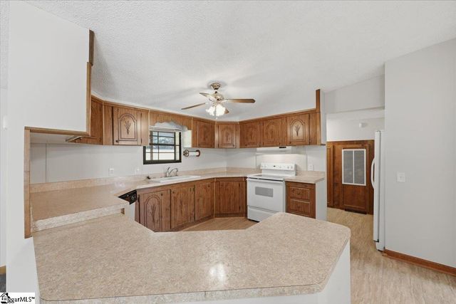 554 Berry Shoals Road, Duncan, SC 29334