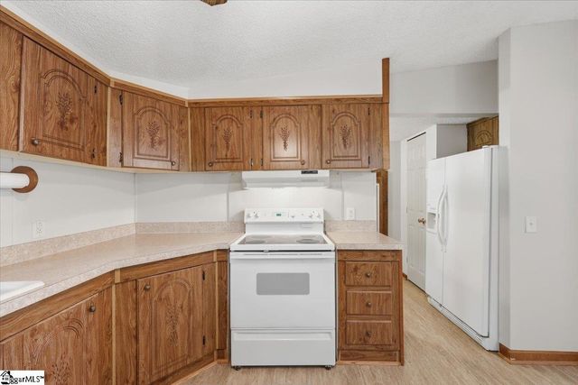 554 Berry Shoals Road, Duncan, SC 29334
