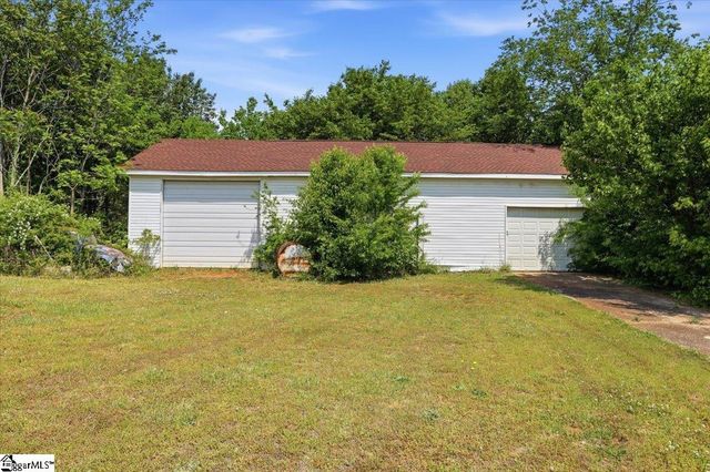 554 Berry Shoals Road, Duncan, SC 29334