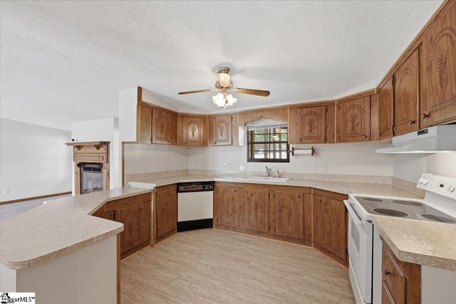 554 Berry Shoals Road, Duncan, SC 29334