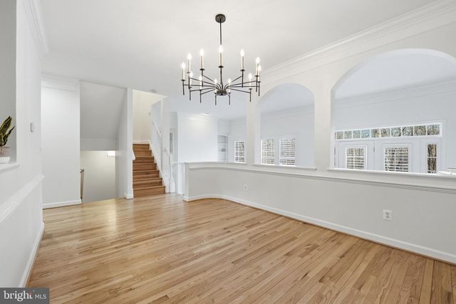 1919 LOGAN MANOR DR, Reston, VA 20190