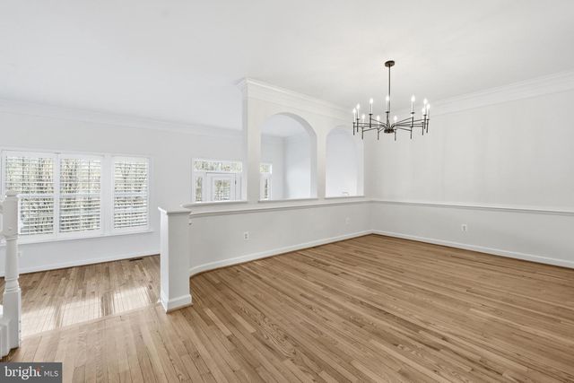 1919 LOGAN MANOR DR, Reston, VA 20190