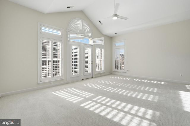 1919 LOGAN MANOR DR, Reston, VA 20190