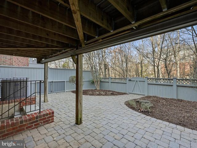 1919 LOGAN MANOR DR, Reston, VA 20190