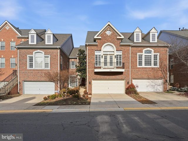 1919 LOGAN MANOR DR, Reston, VA 20190