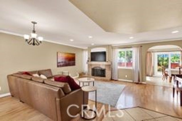 32 E Senisa, Irvine, CA 92612