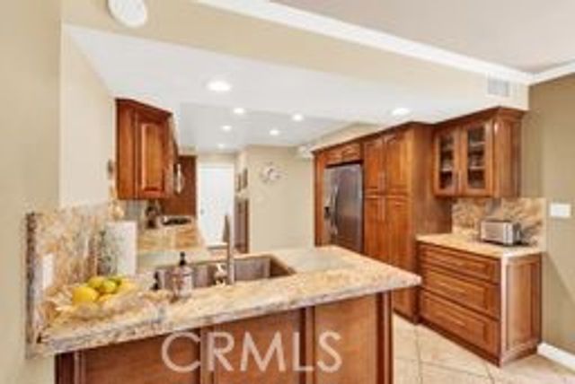 32 E Senisa, Irvine, CA 92612